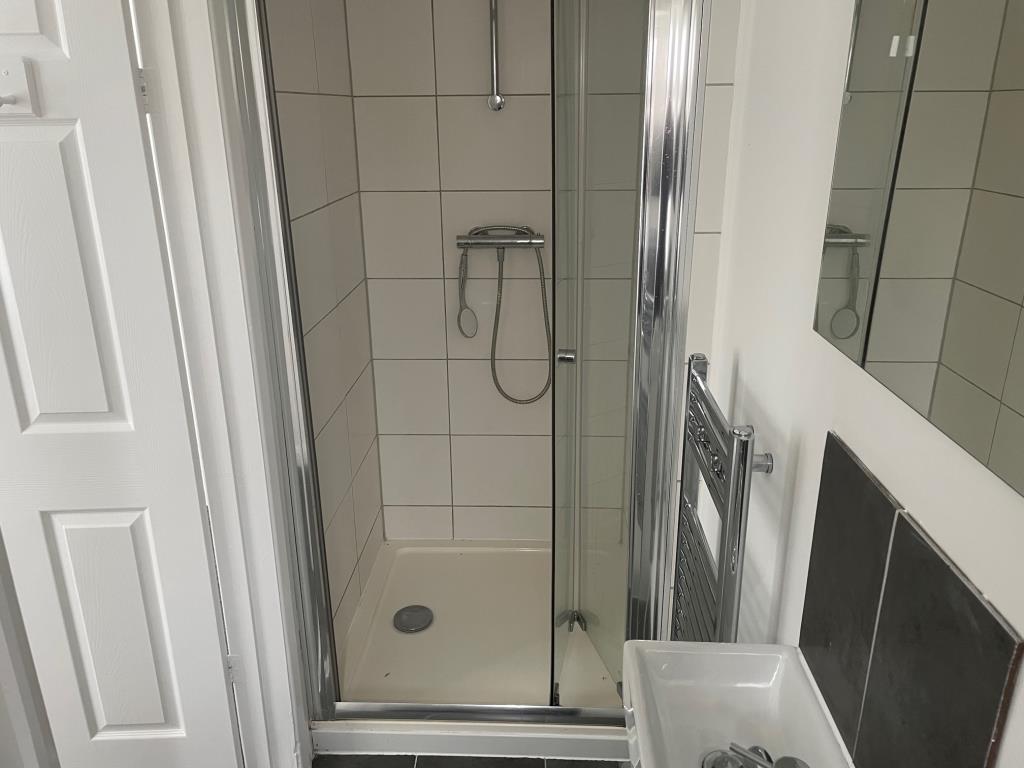 Lot: 132 - GROUND FLOOR ONE-BEDROOM FLAT -